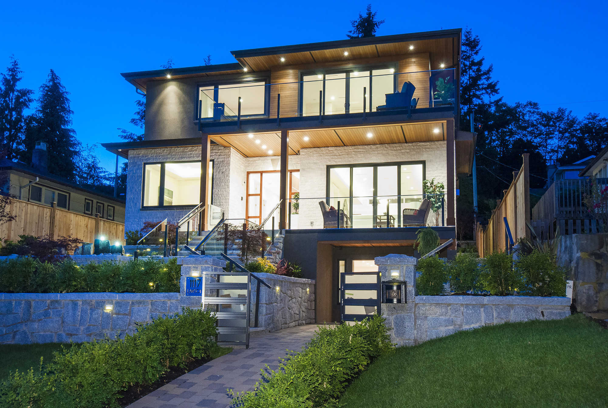 1117 Lawson Avenue, Ambleside, West Vancouver – photo 2