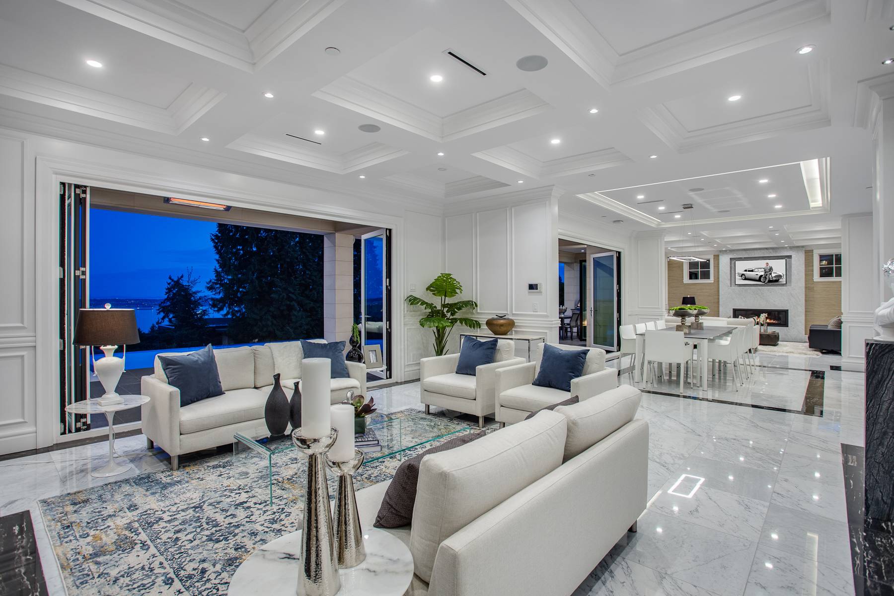 1515 Camelot, West Vancouver – photo 1