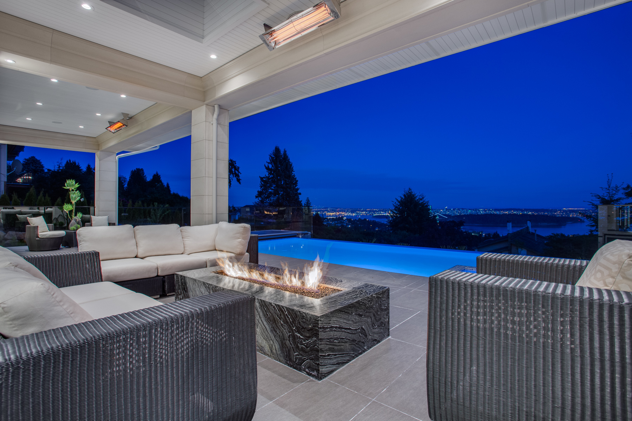 1515 Camelot, West Vancouver – photo 3