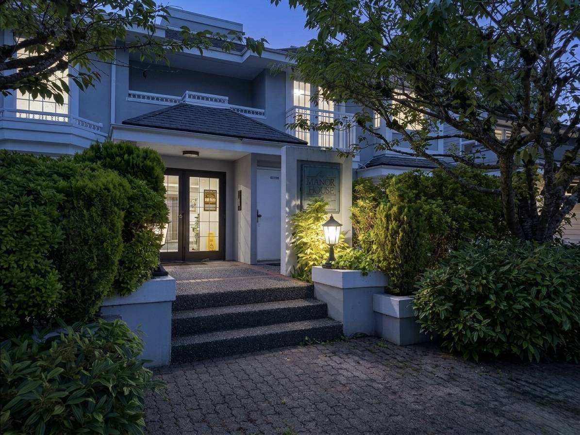 202 - 2440 Haywood Avenue, Dundarave, West Vancouver
