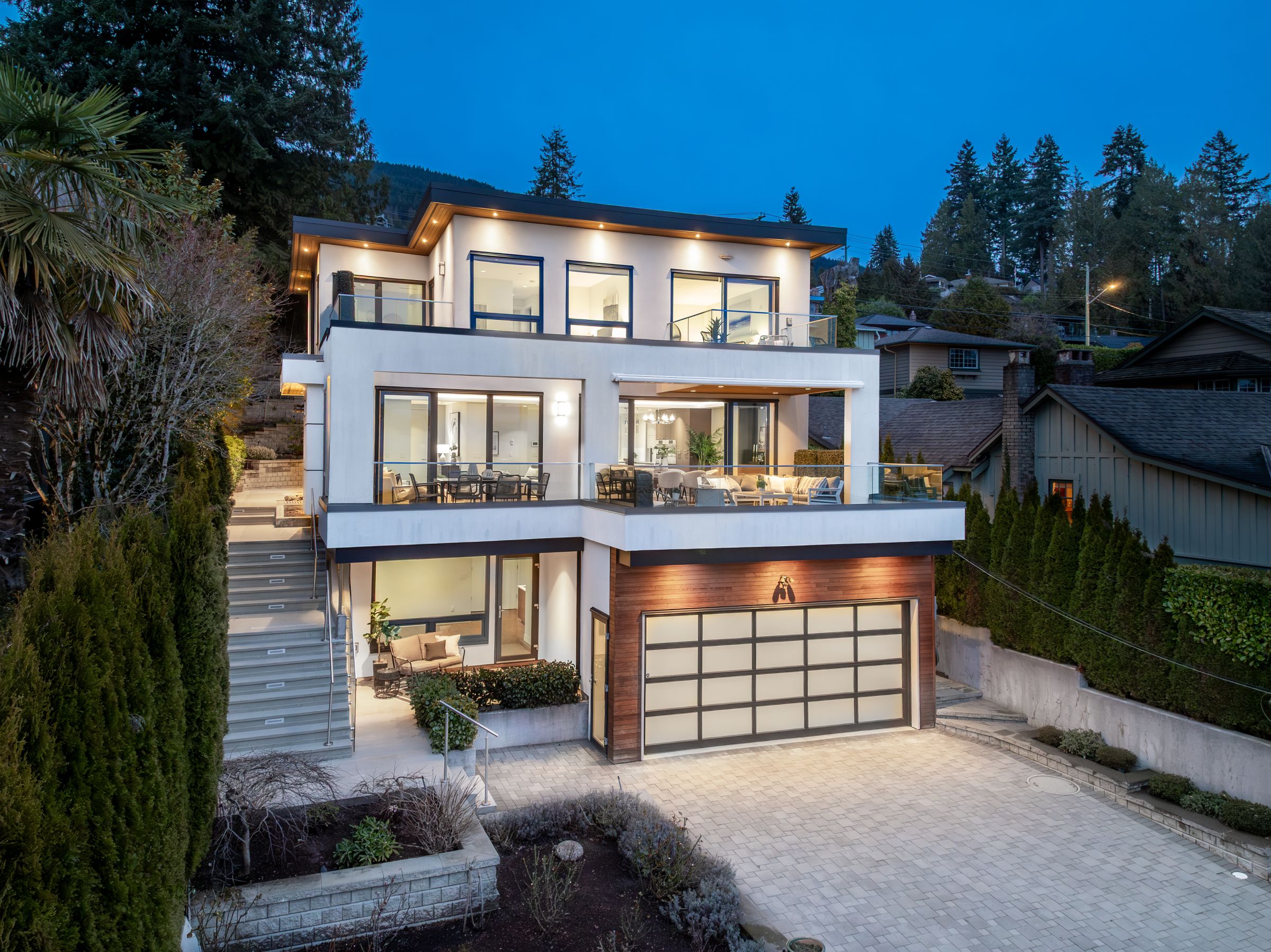 3373 Radcliffe Avenue, West Bay, West Vancouver – photo 2