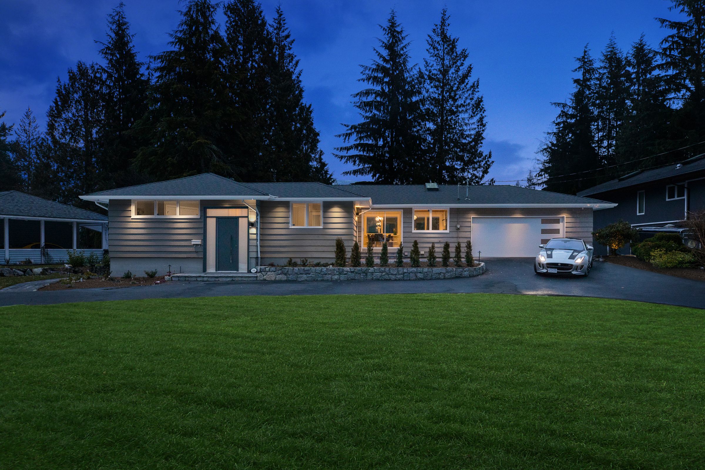 368 St. James Crescent, British Properties, West Vancouver – photo 1