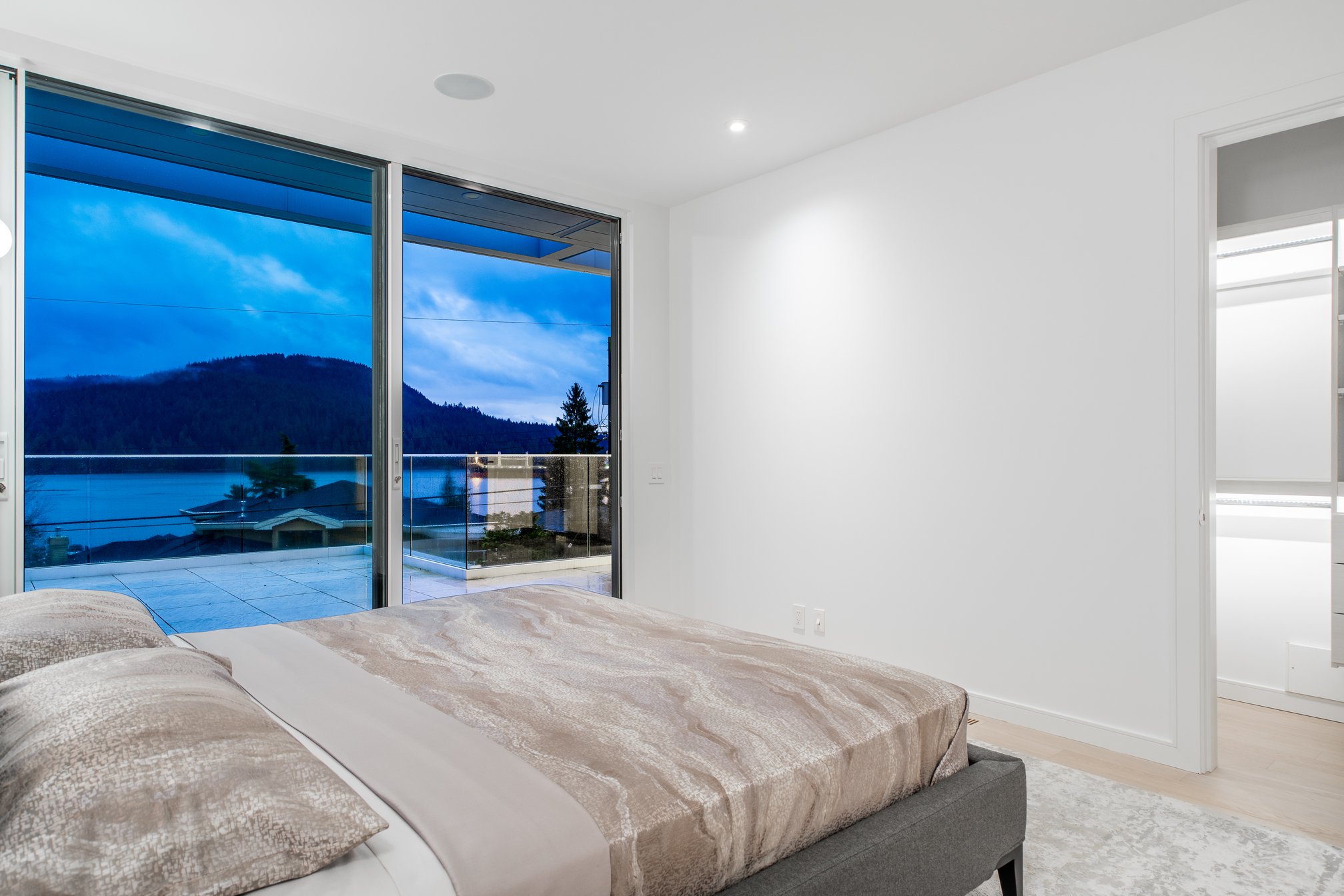 655 Beachview Drive, Deep Cove, North Vancouver – photo 18