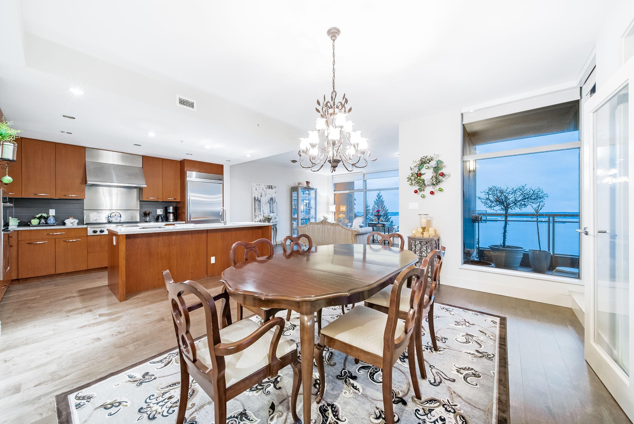 803 - 3335 Cypress Place, Cypress Park Estates, West Vancouver – photo 6