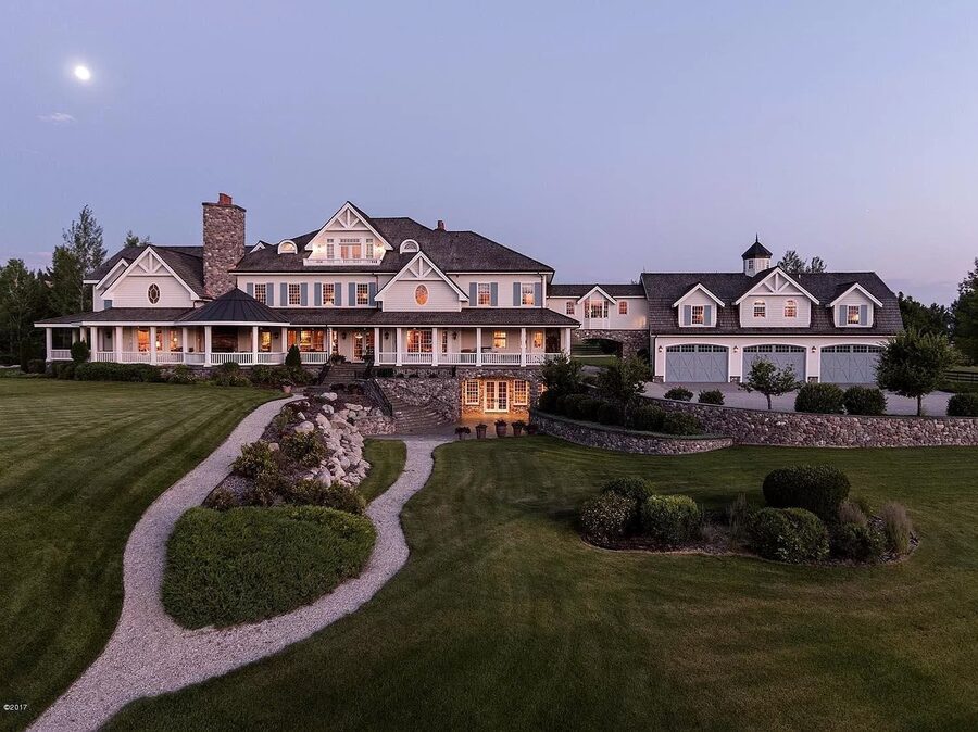 Country Life, luxury property platform where DJ Denner syndicates West Vancouver listings