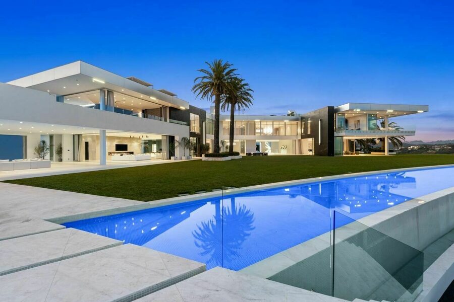 Mansion Global, luxury property platform where DJ Denner syndicates West Vancouver listings