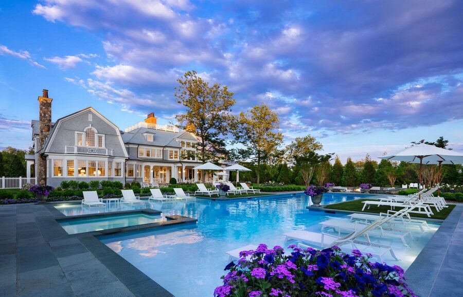 Robb Report, luxury property platform where DJ Denner syndicates West Vancouver listings